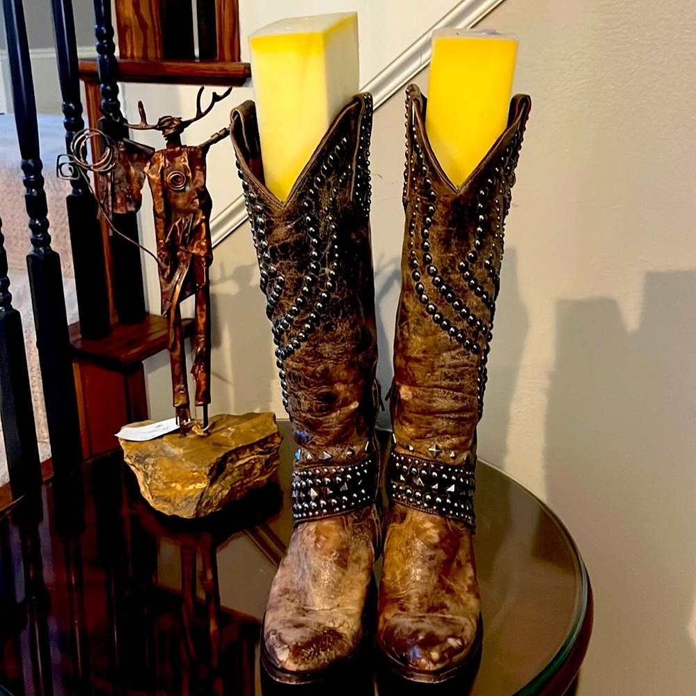 Beautiful designer Old Gringo  distressed tall cowboy boots excellent pre-owned